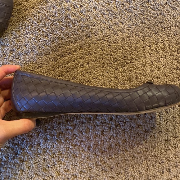 Bottega Veneta Leather Flats! 🥿 - Picture 11 of 13